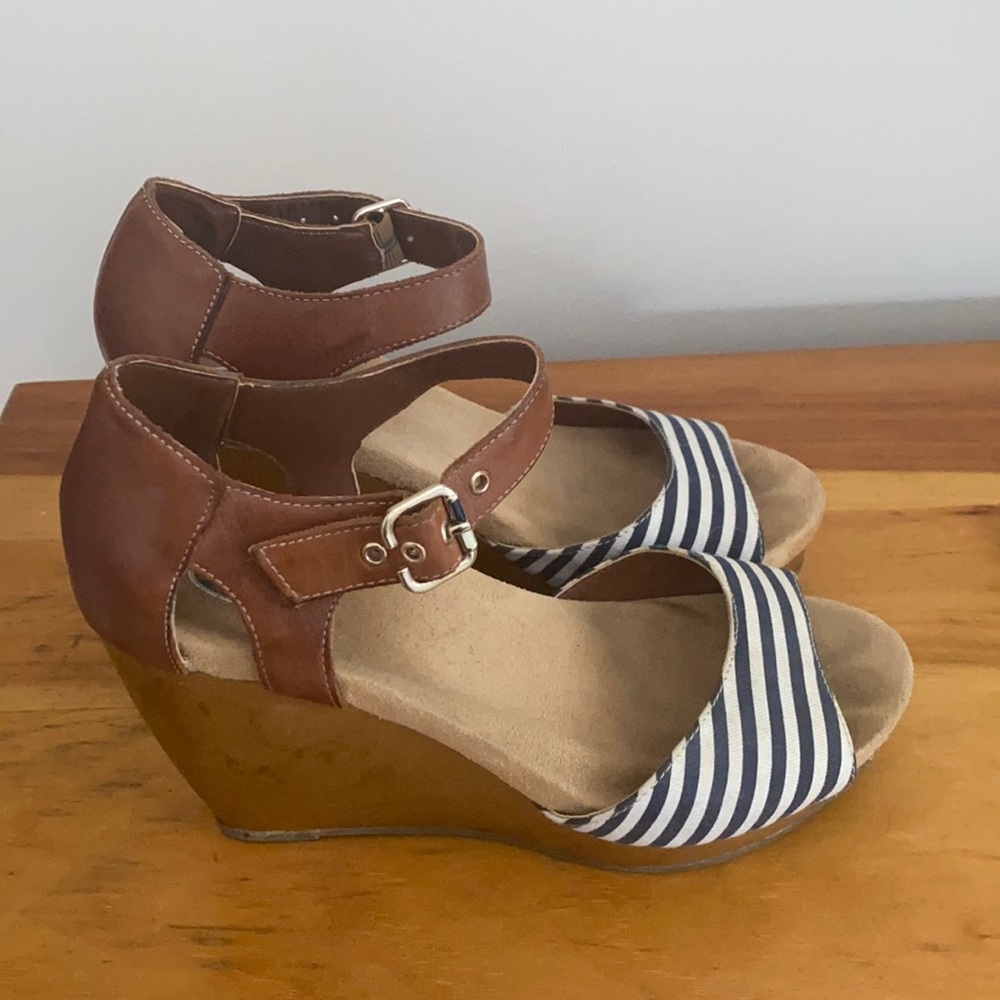 Dr Scholls Wedge size 6